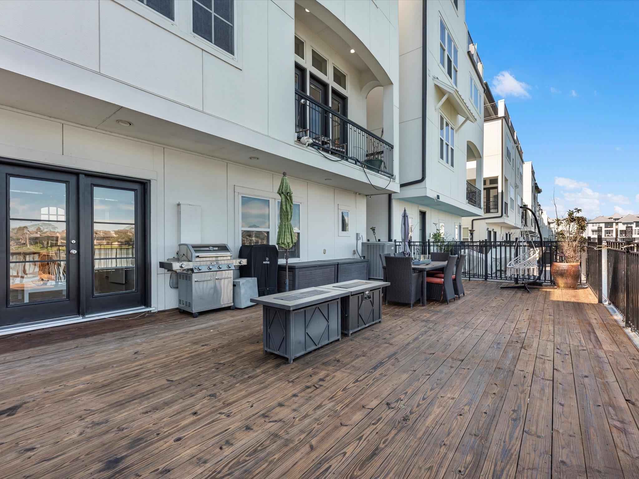 2110 Lakeshore Edge Drive