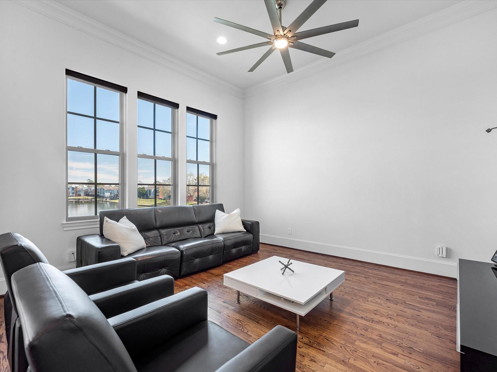 2110 Lakeshore Edge Drive