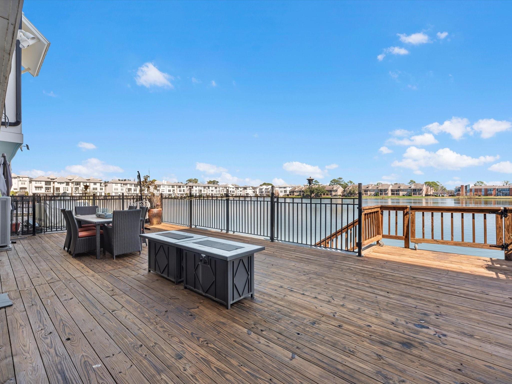 2110 Lakeshore Edge Drive
