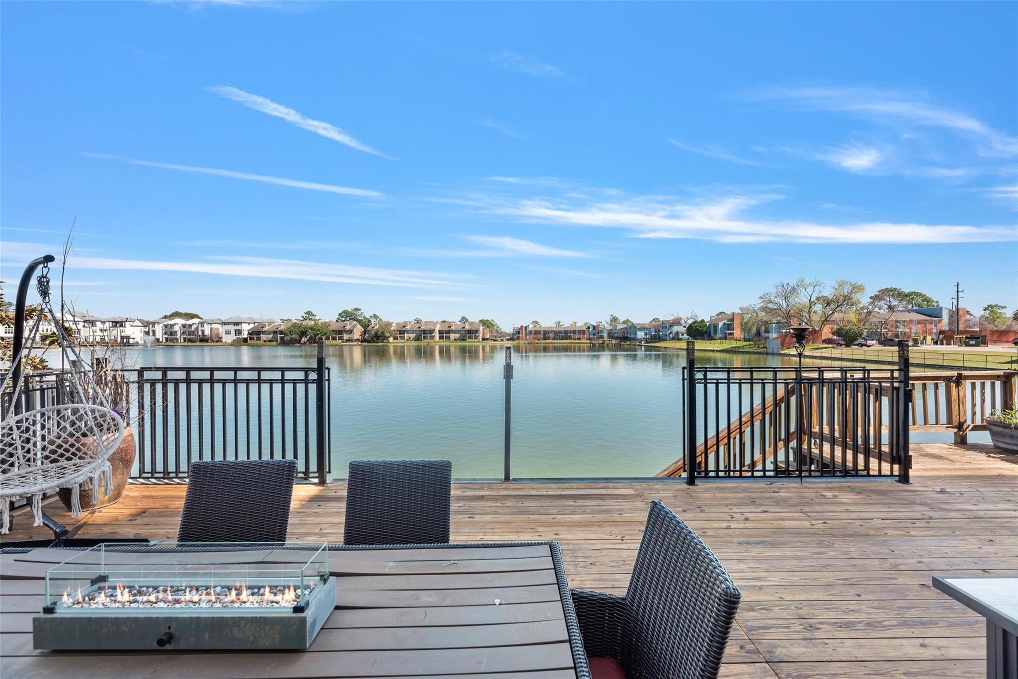 2110 Lakeshore Edge Drive