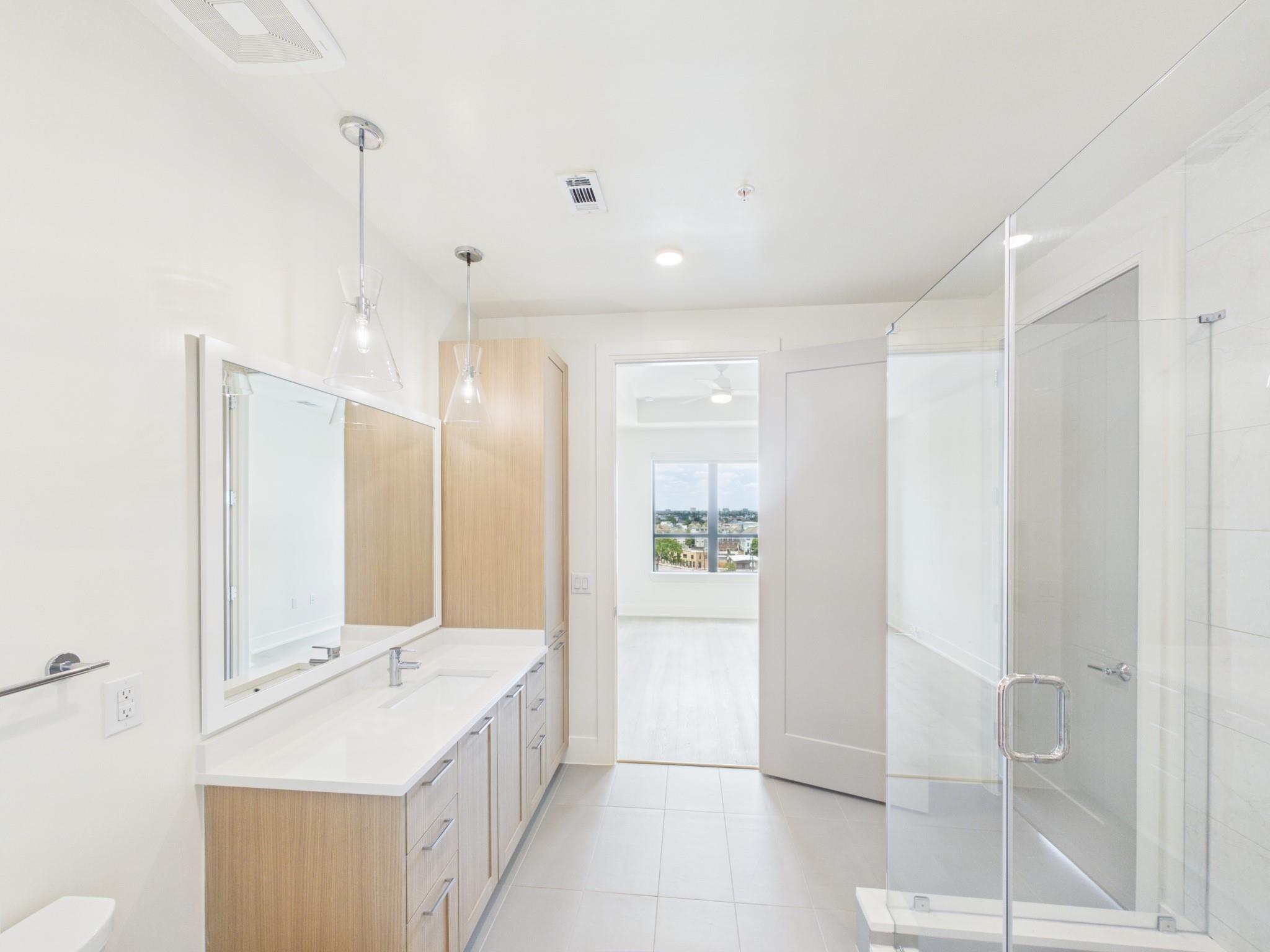 929 Westcott # 604
