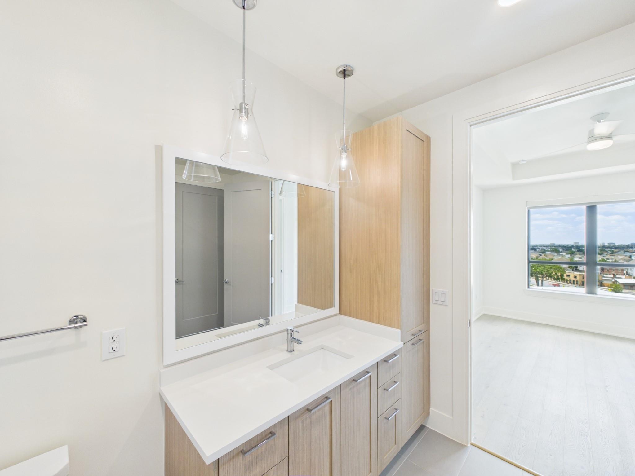 929 Westcott # 604