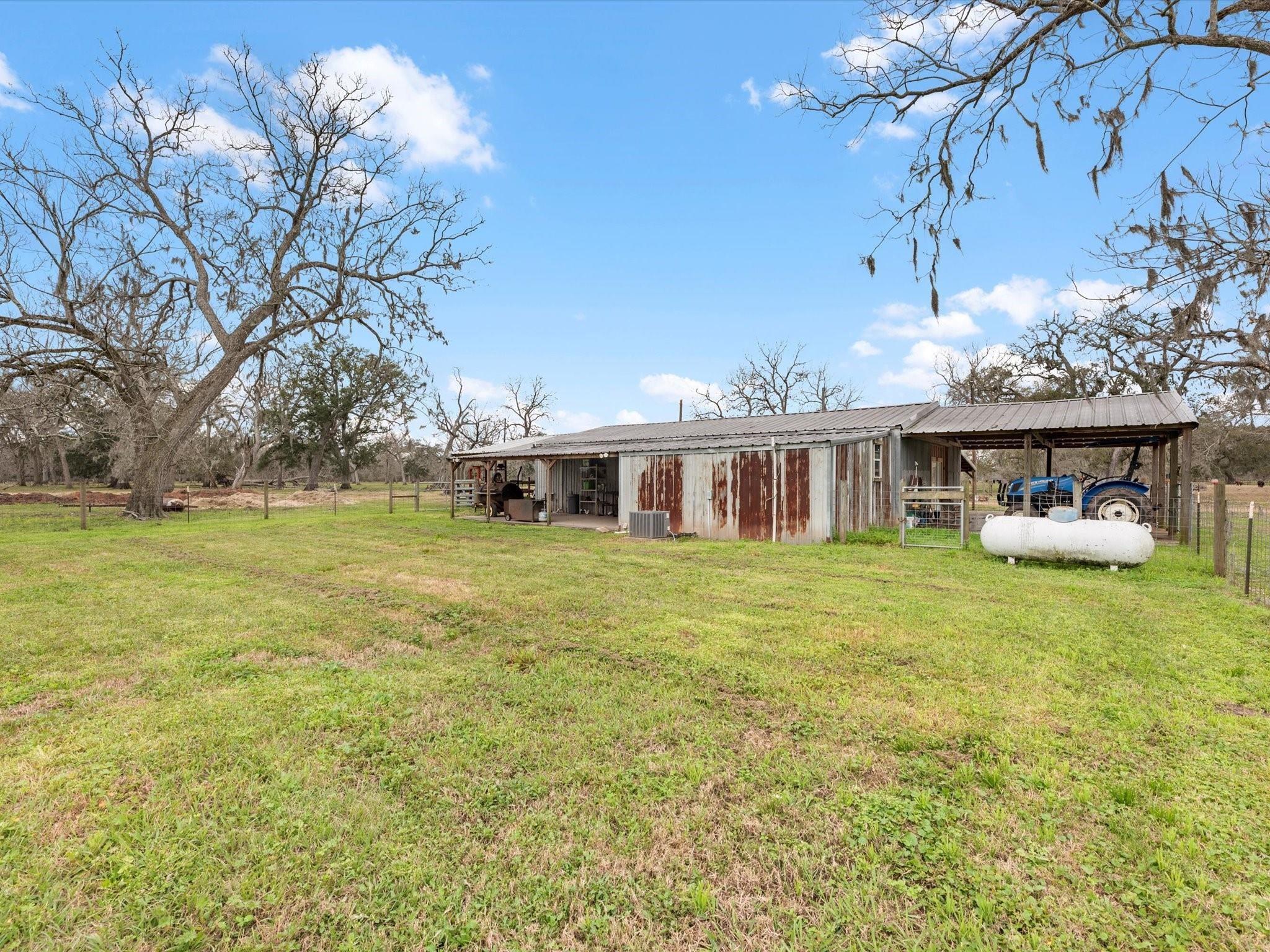 5013 U Pond Drive, Angleton