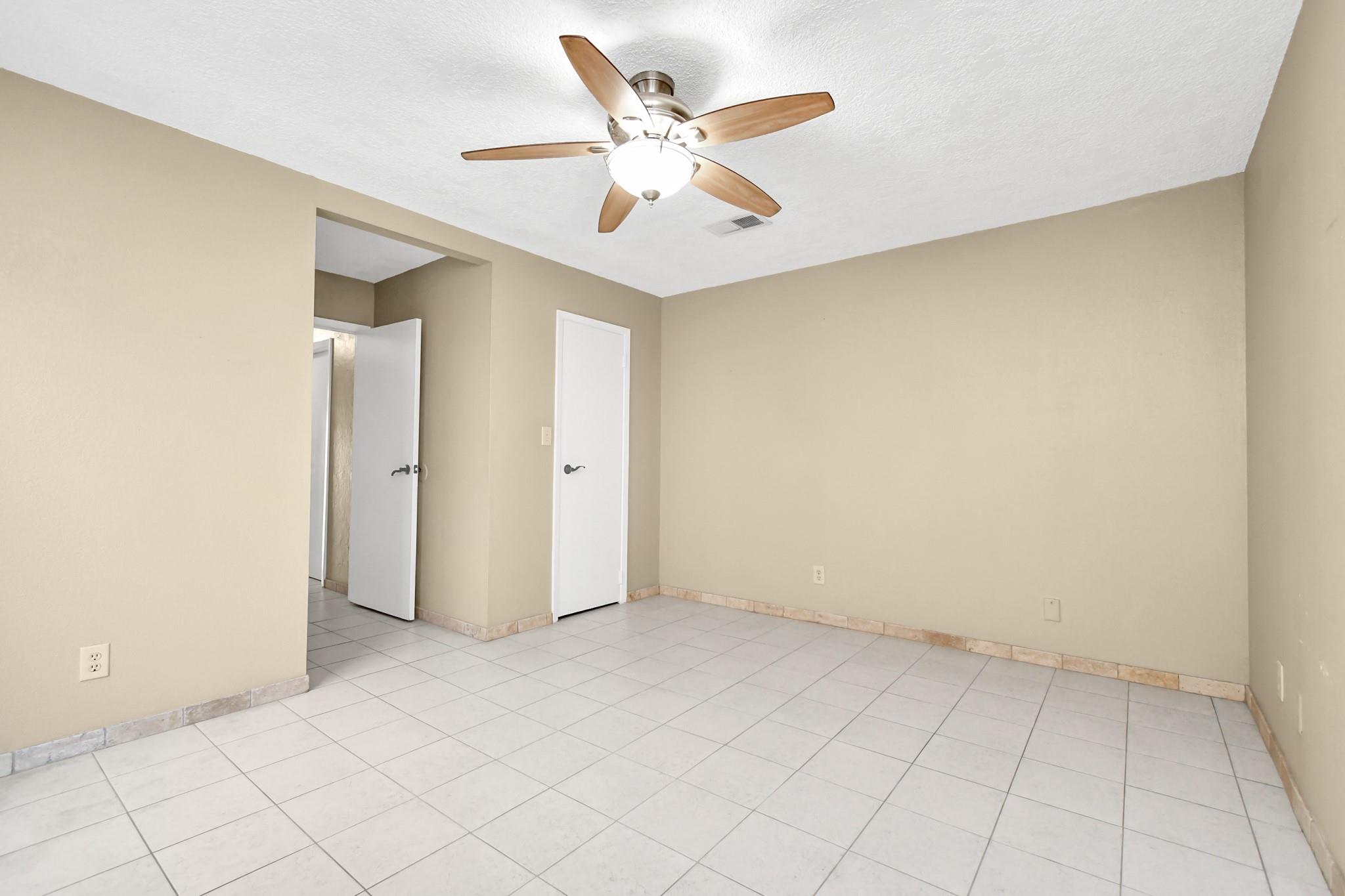 2501 Gulf Freeway # 250D