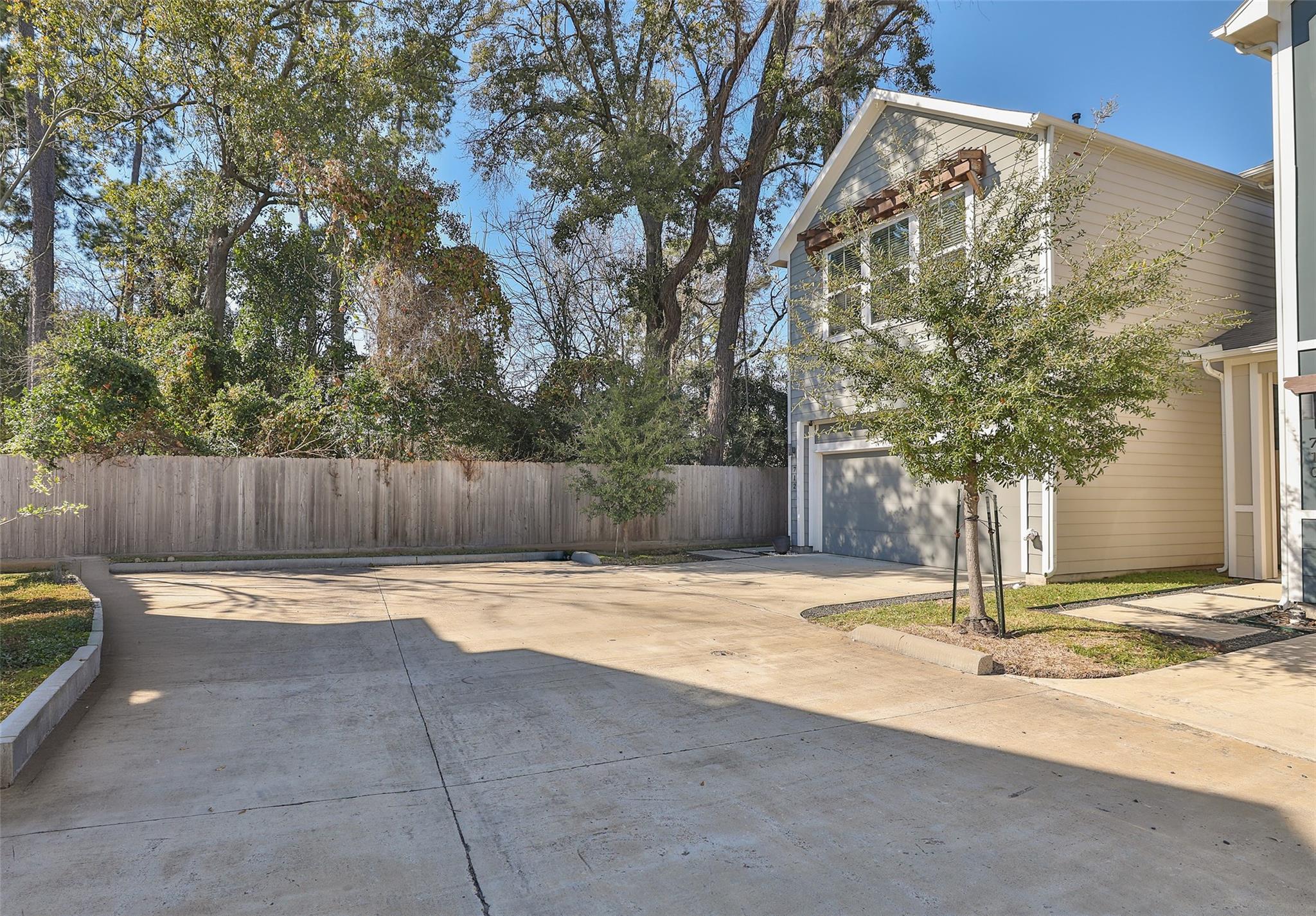 712 Pinemont Canyon Lane