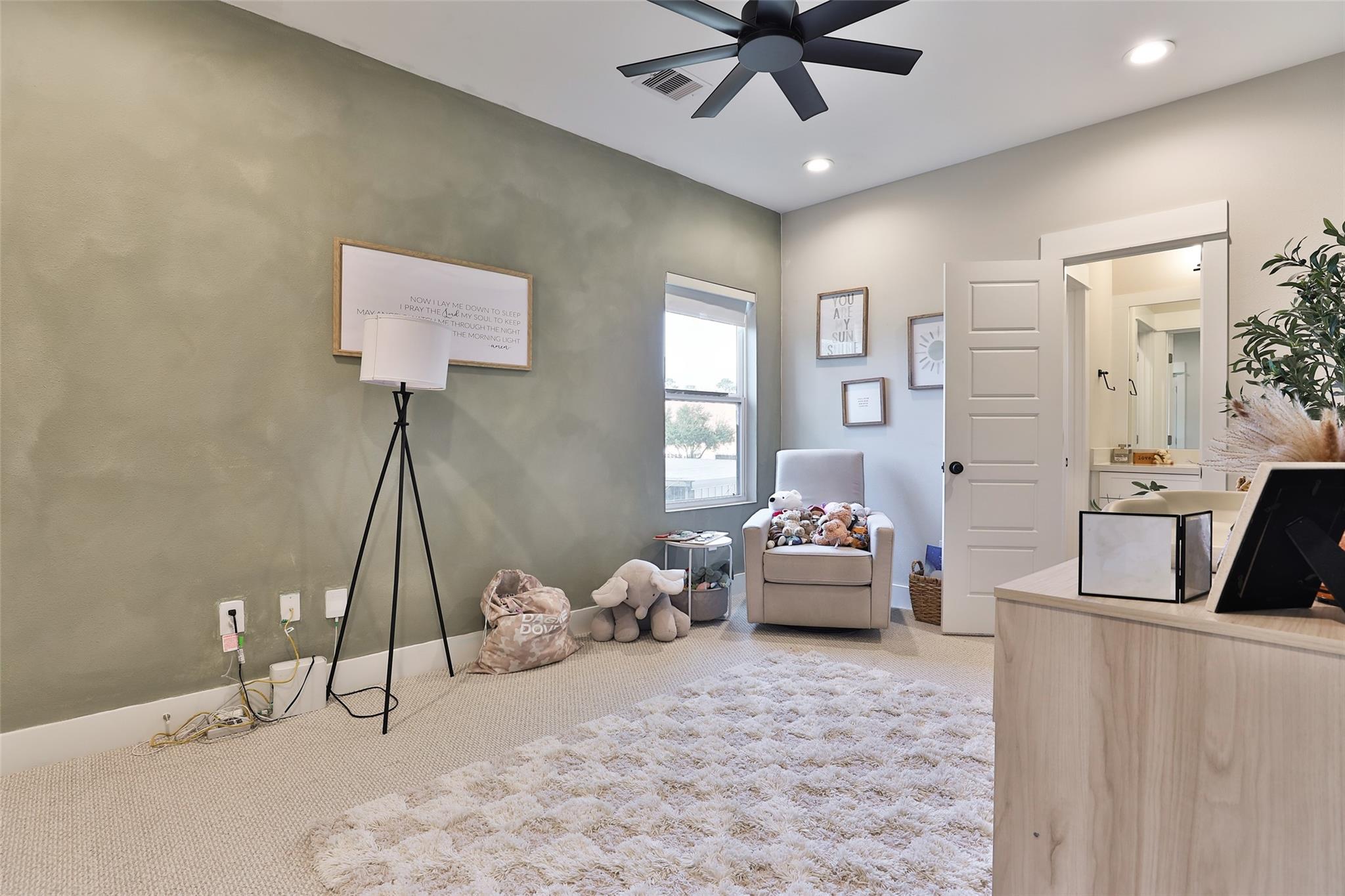 712 Pinemont Canyon Lane