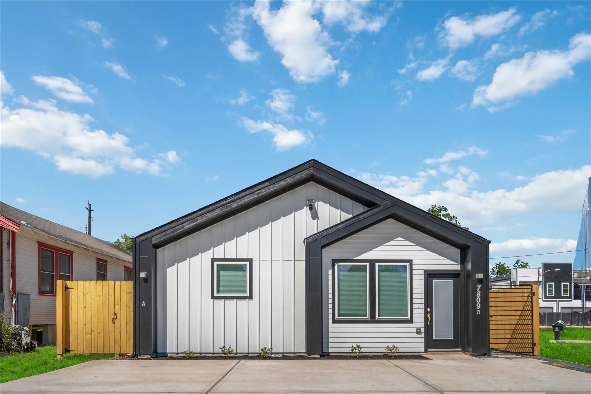 7809 Queen Street, Houston Unit: A/B