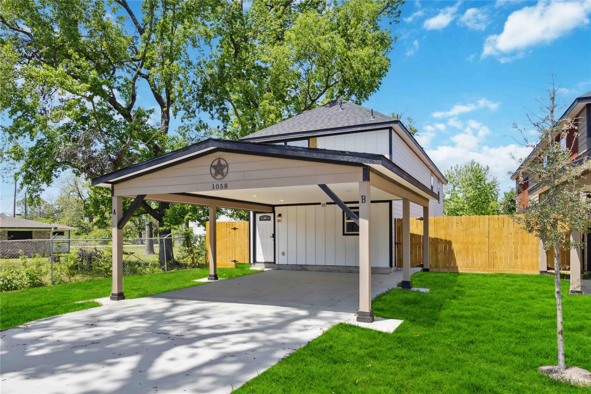 1056 North Lane Unit: A/B