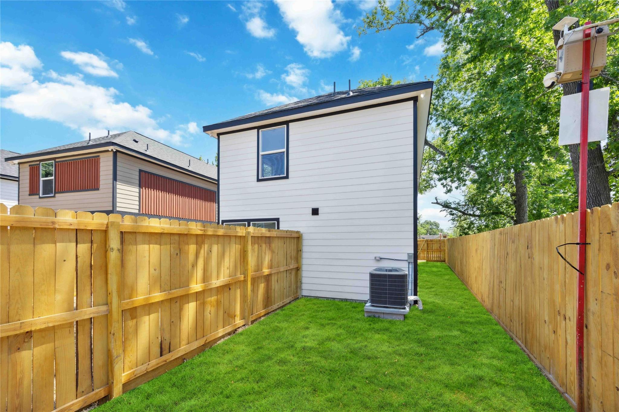 1056 North Lane Unit: A/B