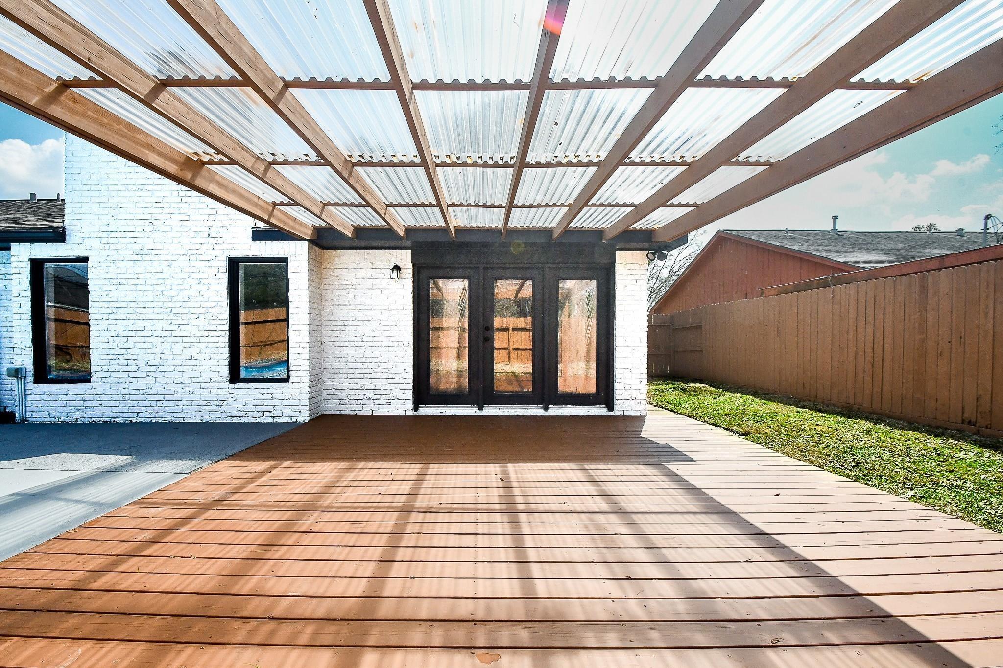 5850 Duxbury Street