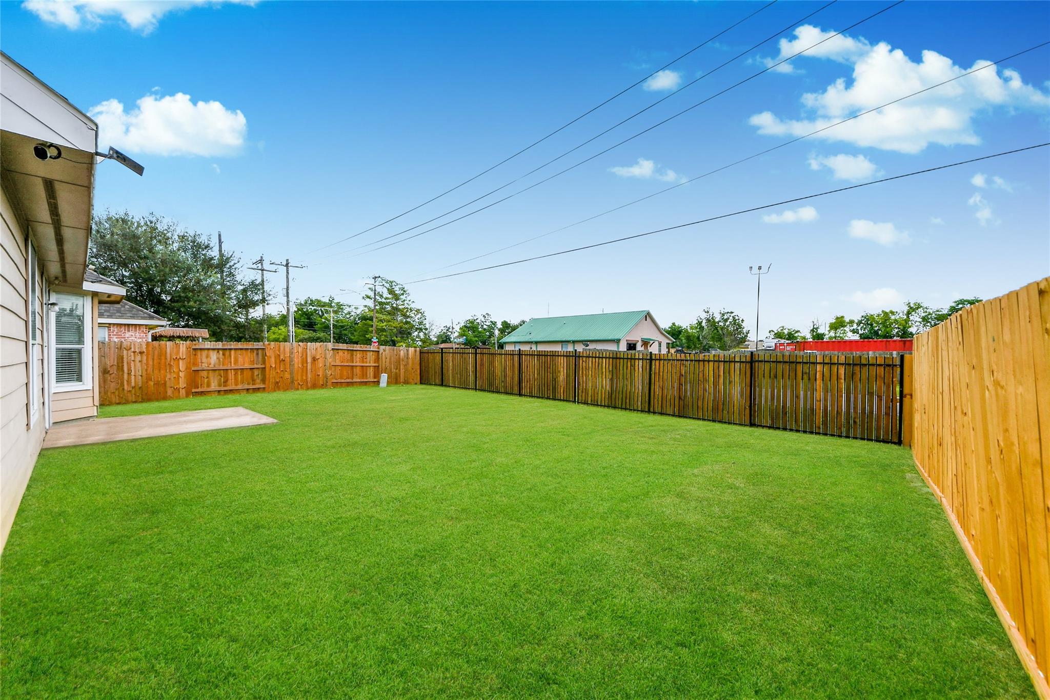 197 Midtown Park Drive, Alvin