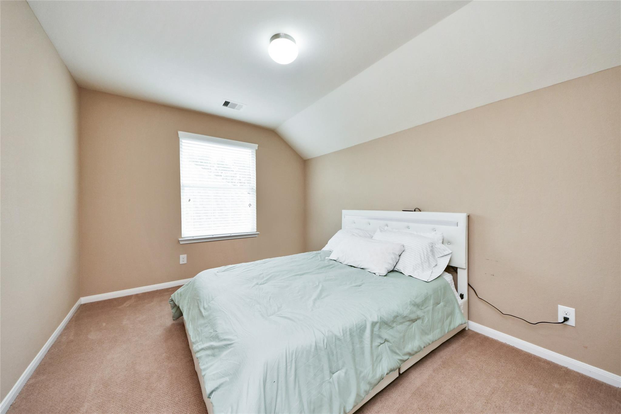 197 Midtown Park Drive, Alvin