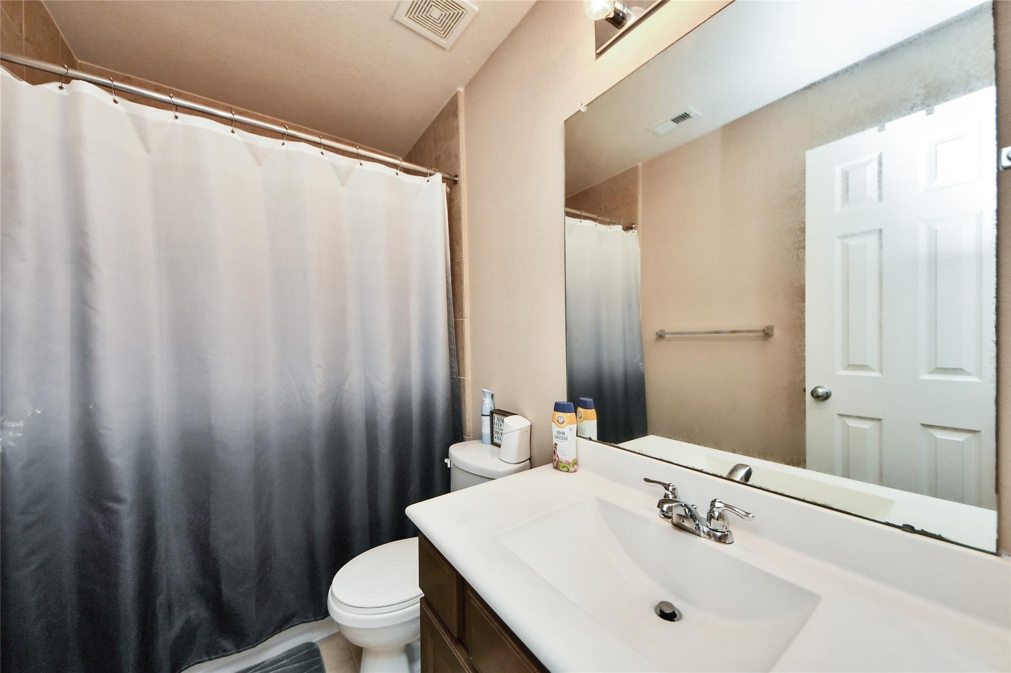 197 Midtown Park Drive, Alvin