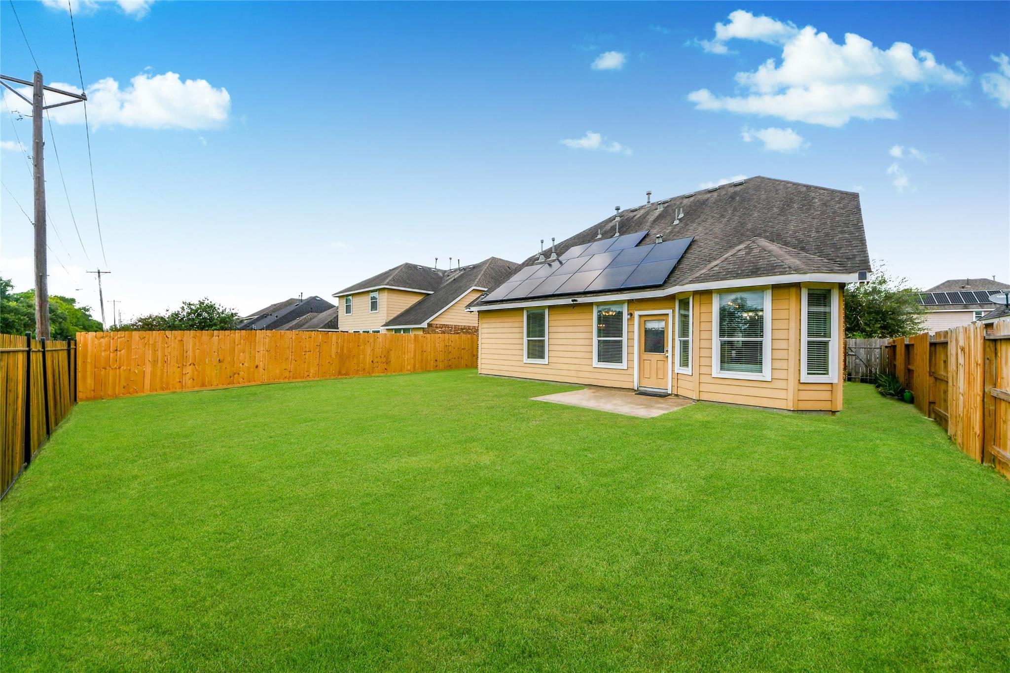 197 Midtown Park Drive, Alvin