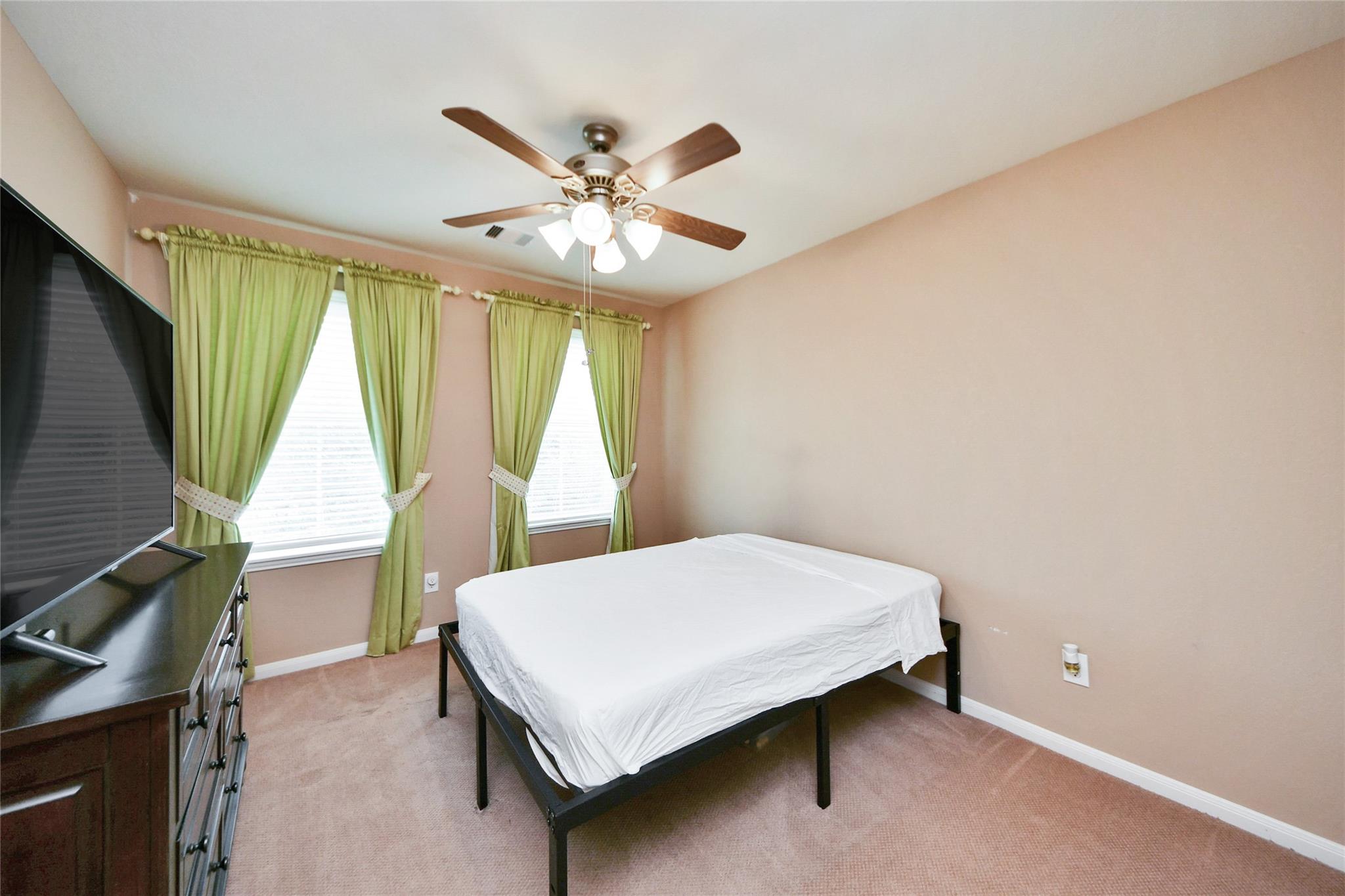 197 Midtown Park Drive, Alvin