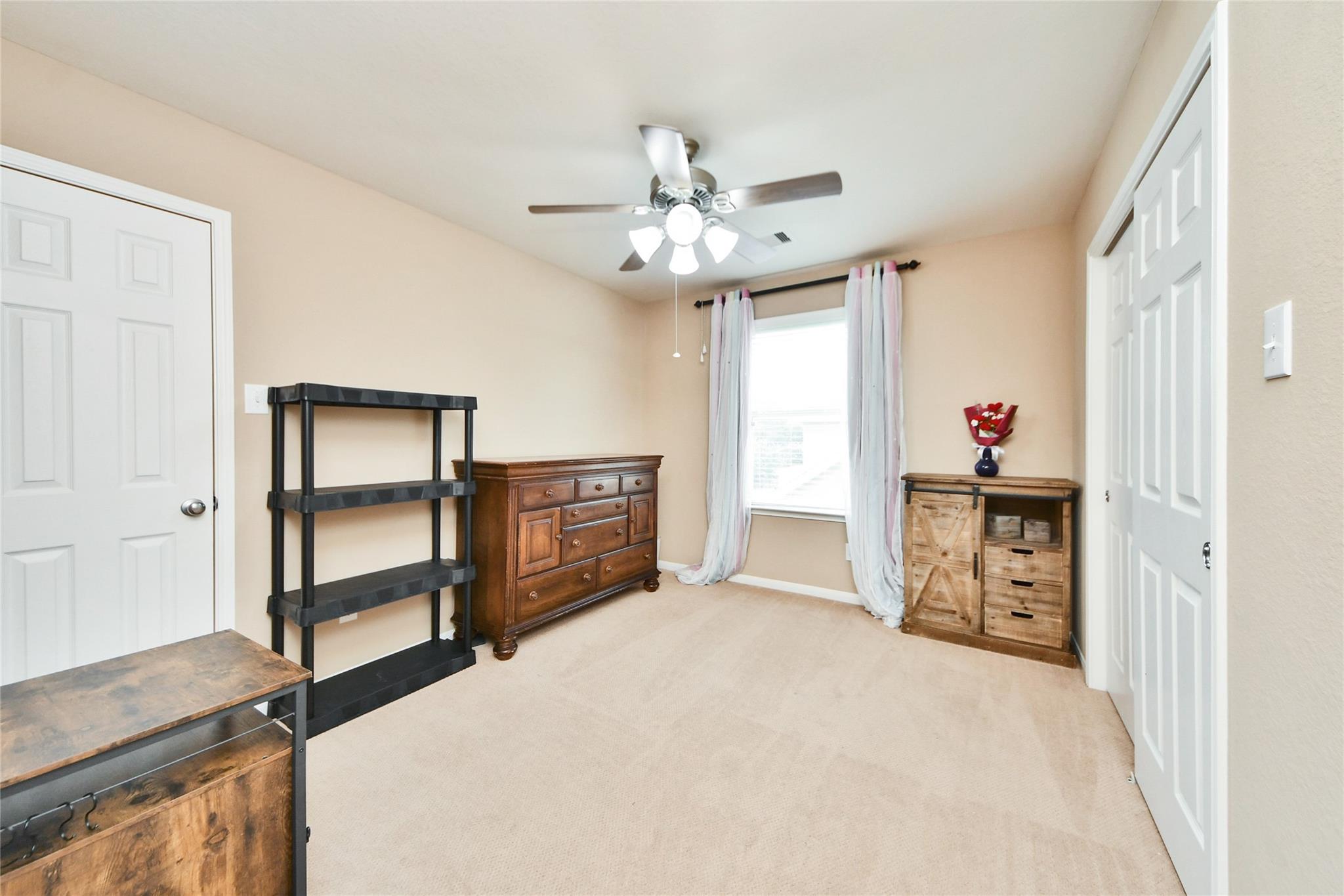 197 Midtown Park Drive, Alvin