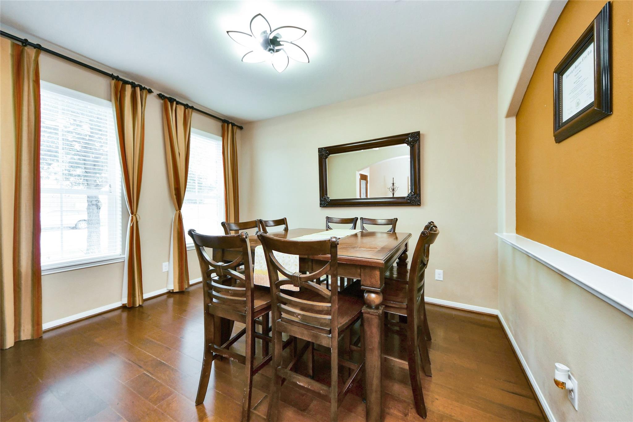 197 Midtown Park Drive, Alvin