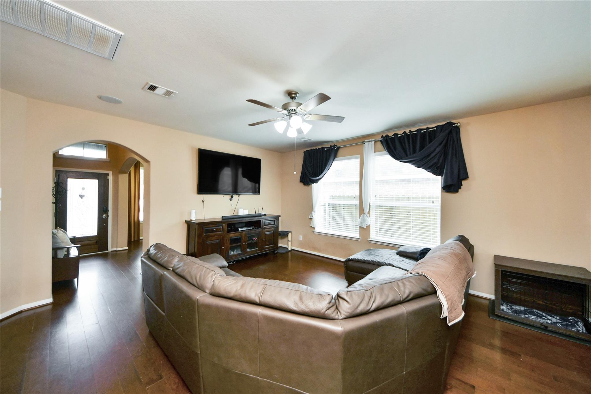 197 Midtown Park Drive, Alvin