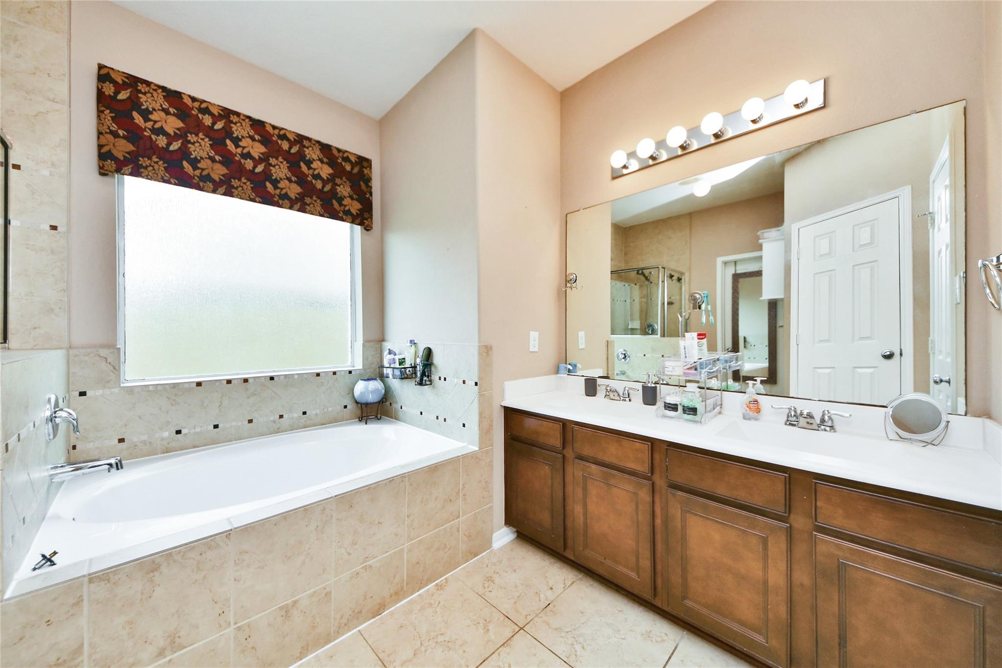 197 Midtown Park Drive, Alvin