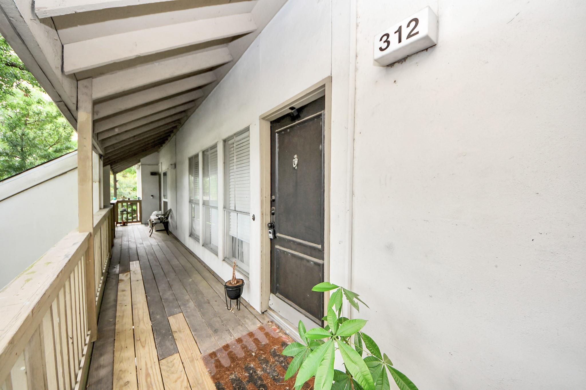 2100 Tanglewilde Street # 312