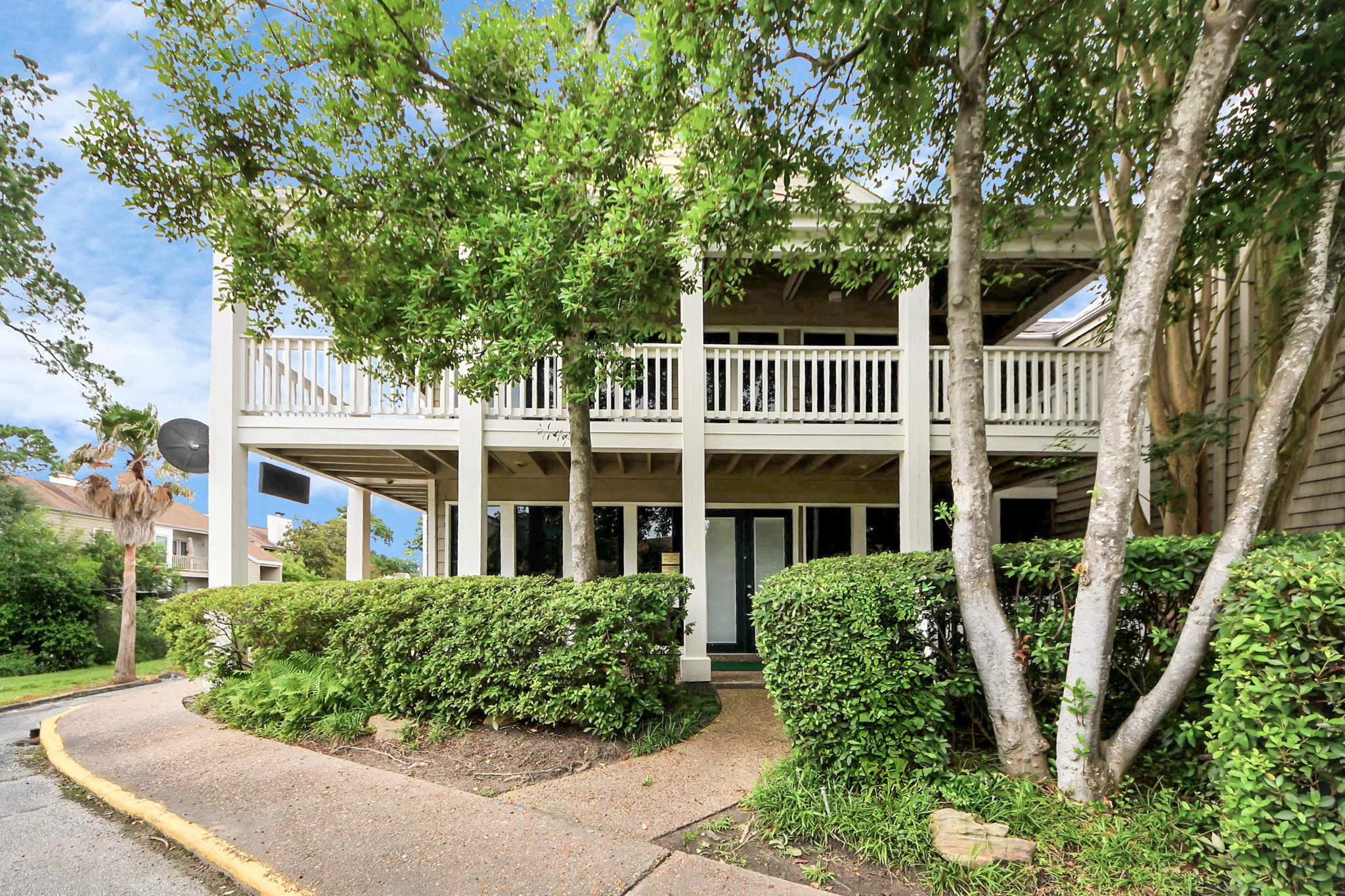 2100 Tanglewilde Street # 312
