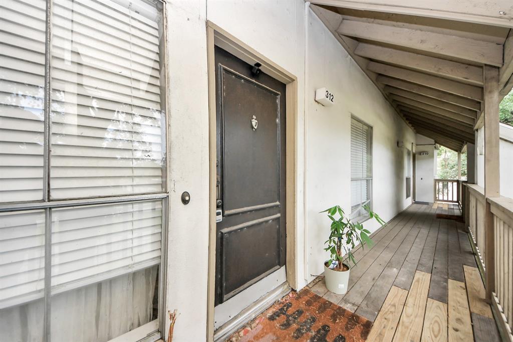 2100 Tanglewilde Street # 312