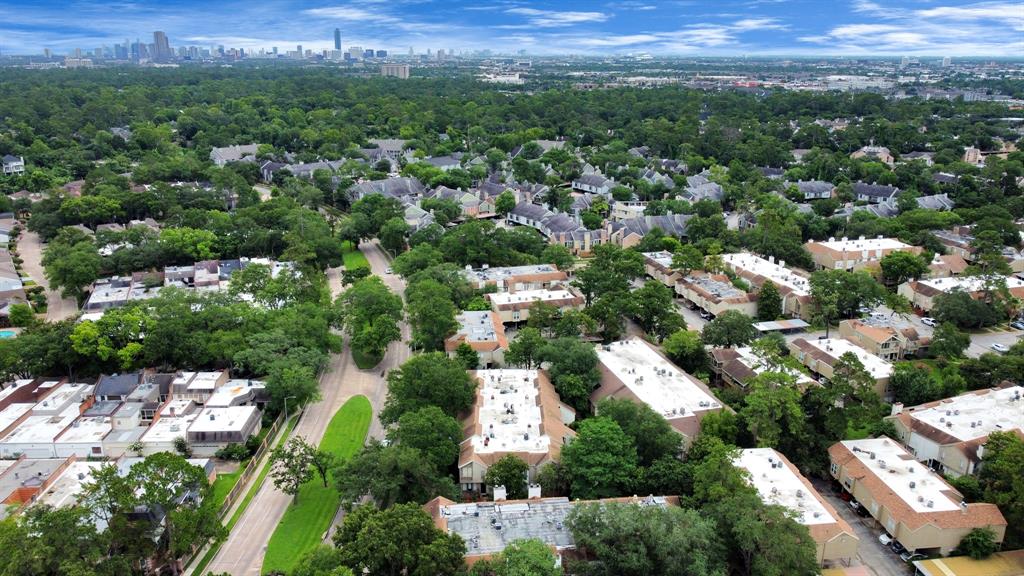 2100 Tanglewilde Street # 312