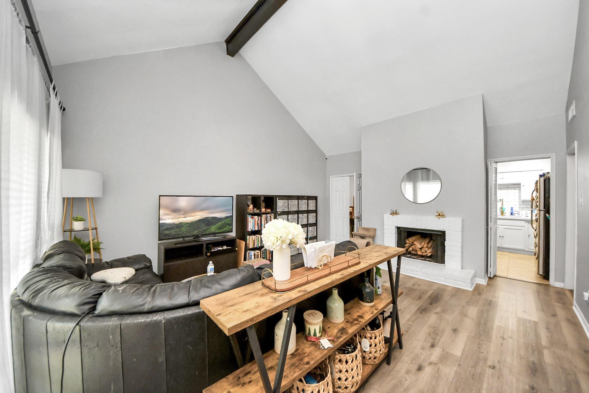2100 Tanglewilde Street # 312