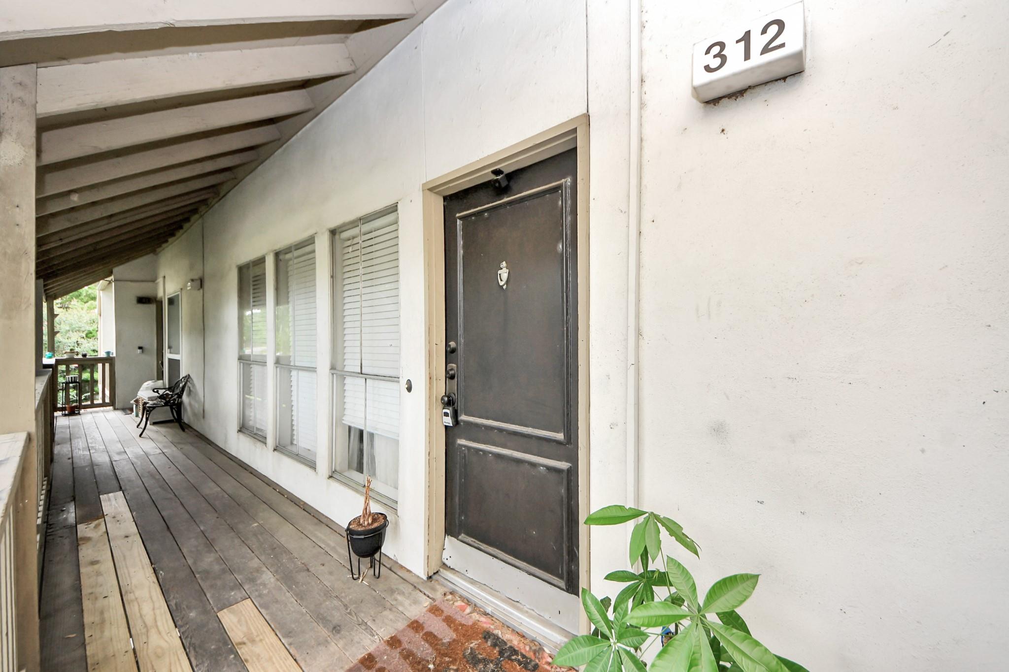 2100 Tanglewilde Street # 312