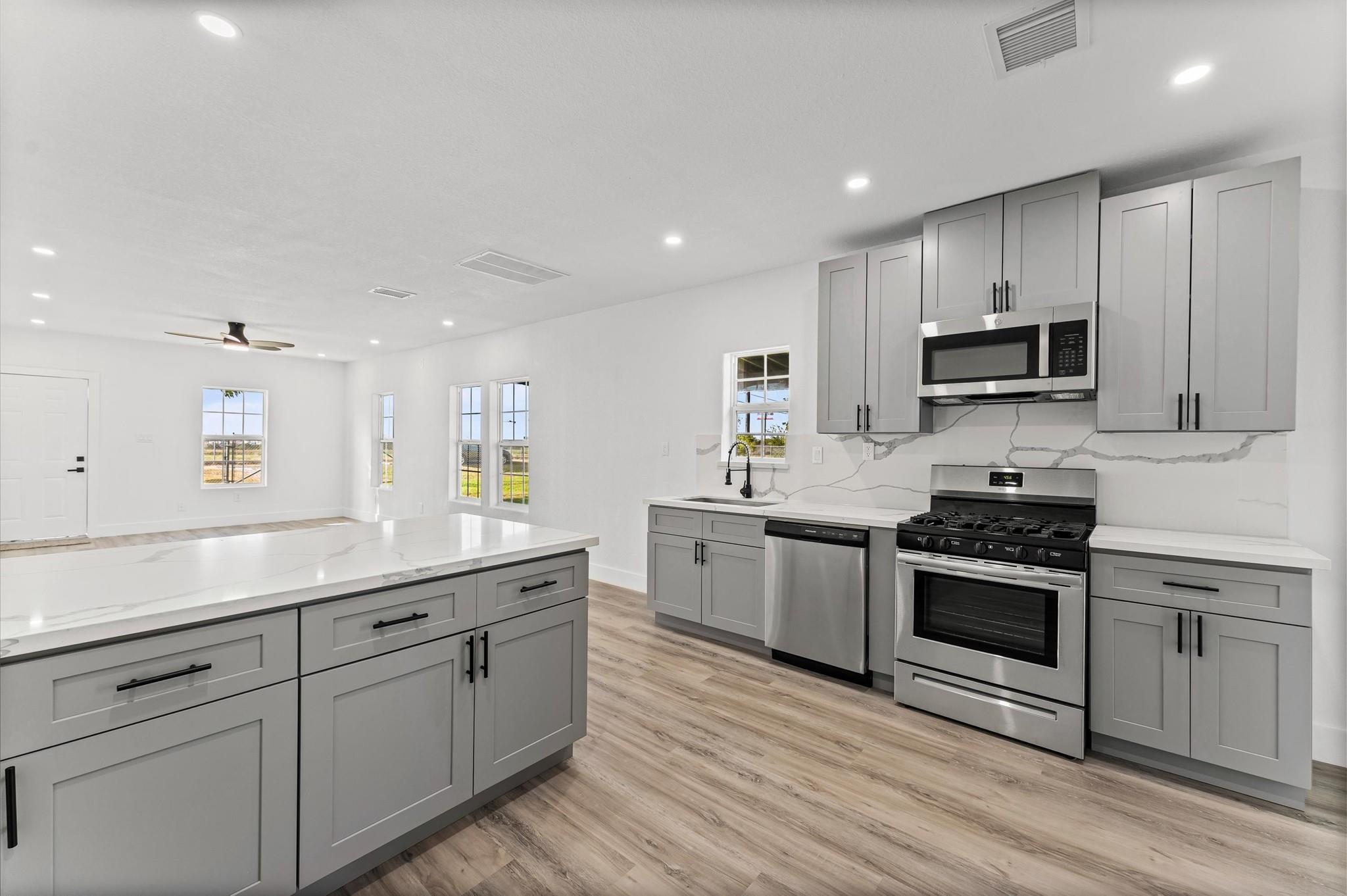 254 Independence Parkway N, Baytown