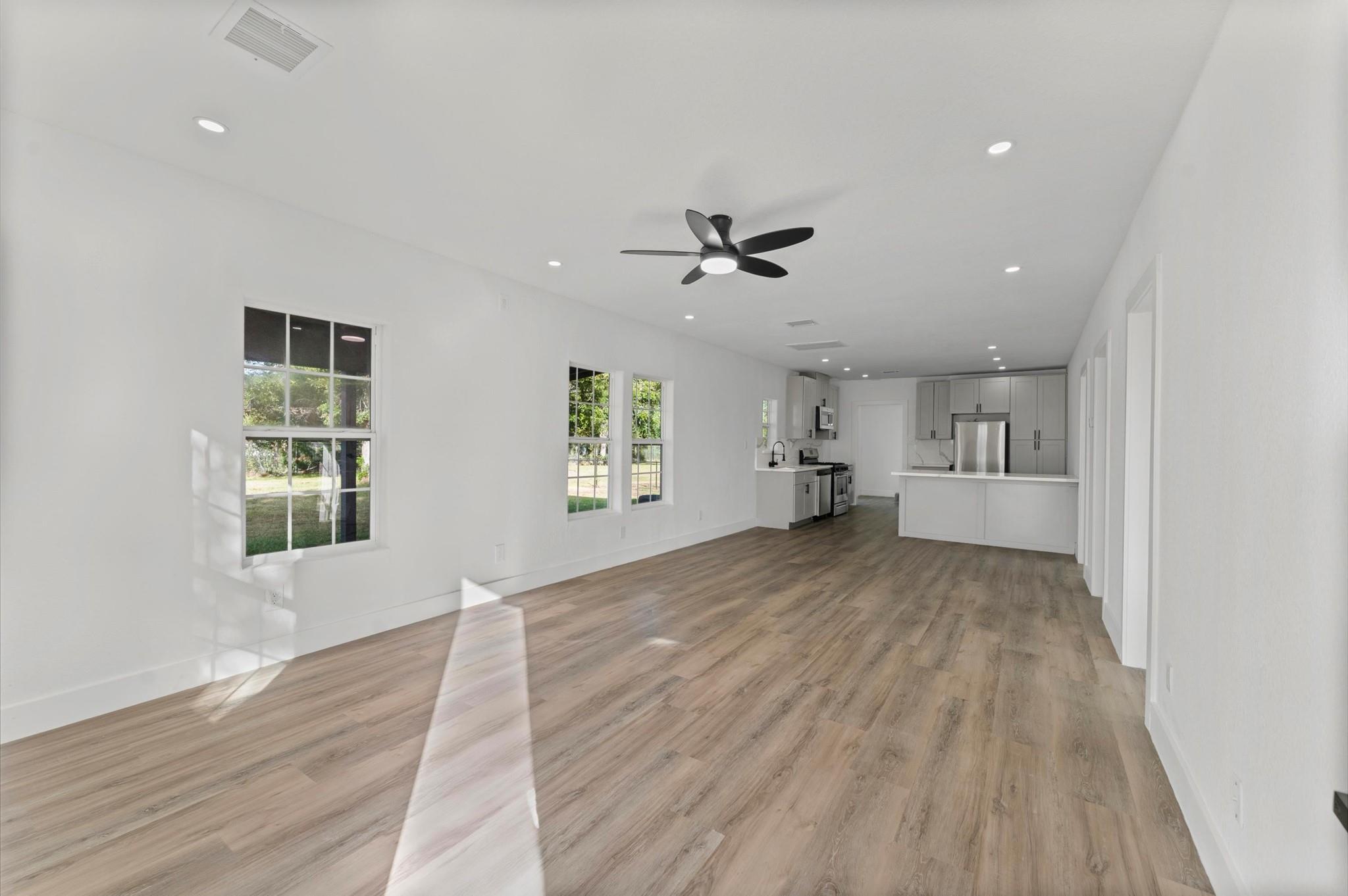 254 Independence Parkway N, Baytown