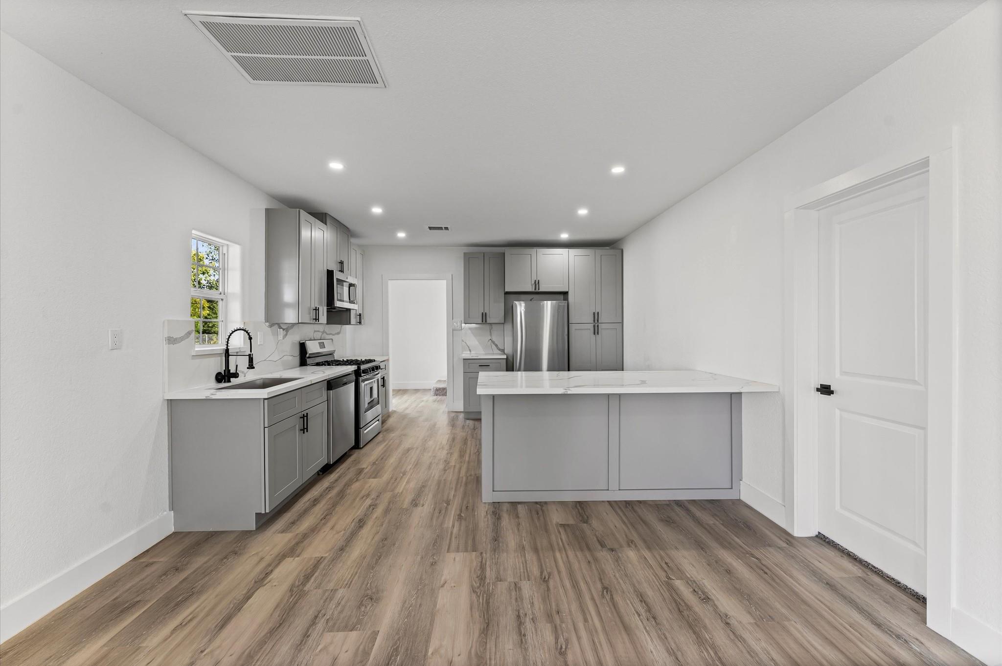 254 Independence Parkway N, Baytown