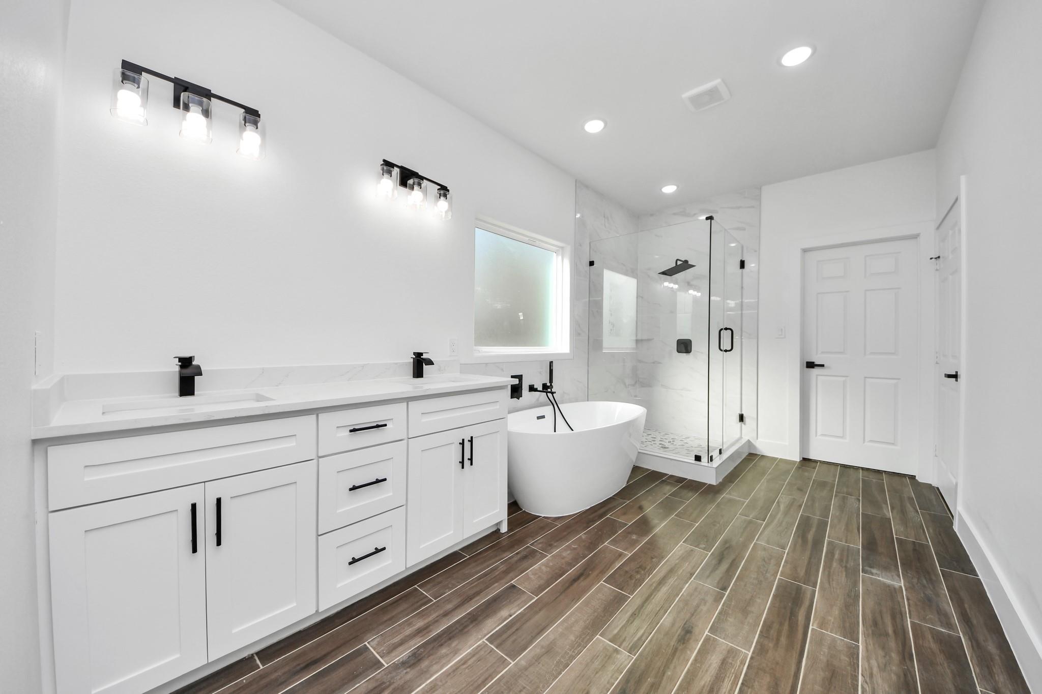 3952 Highline Oaks E