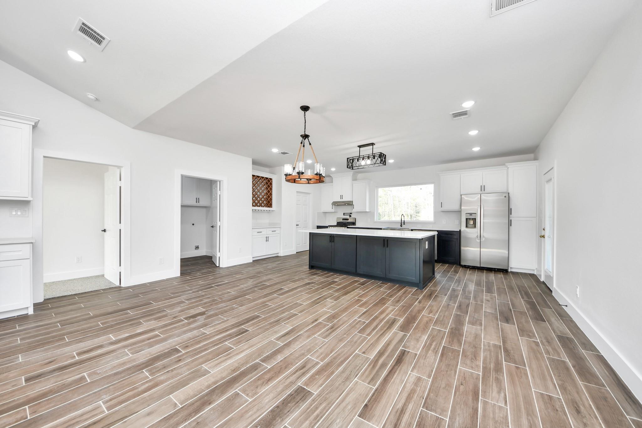 3952 Highline Oaks E