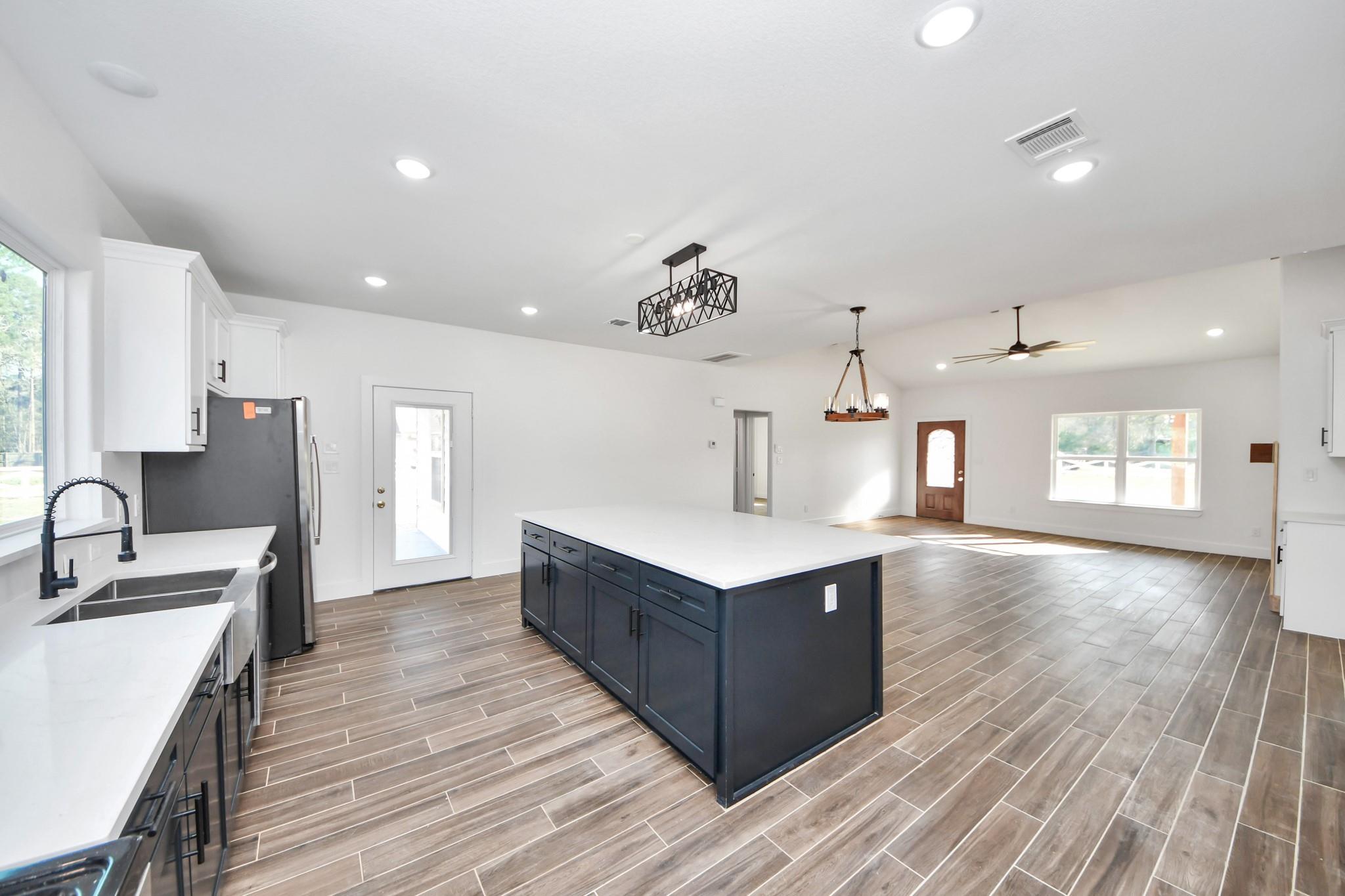 3952 Highline Oaks E