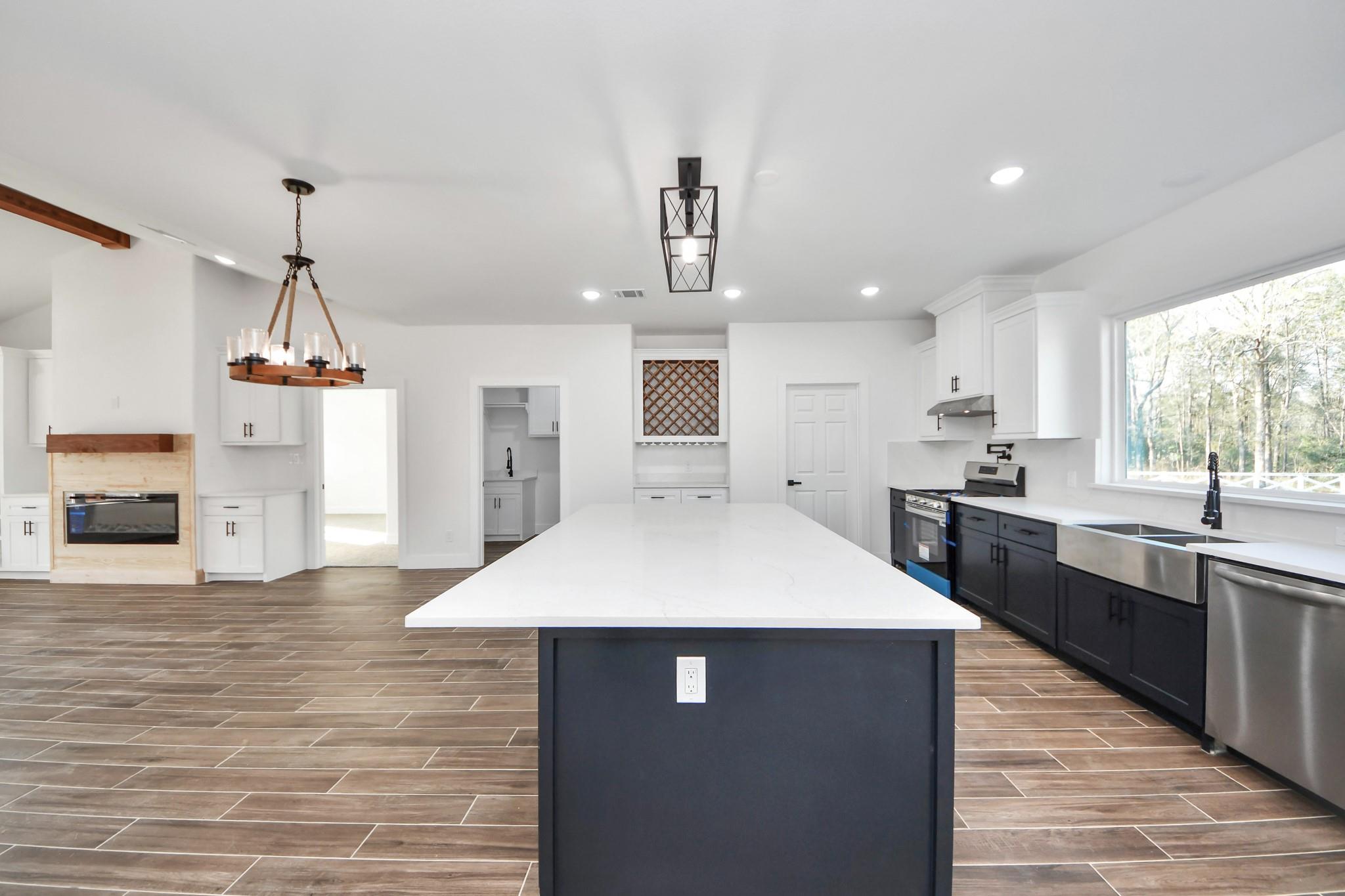 3952 Highline Oaks E