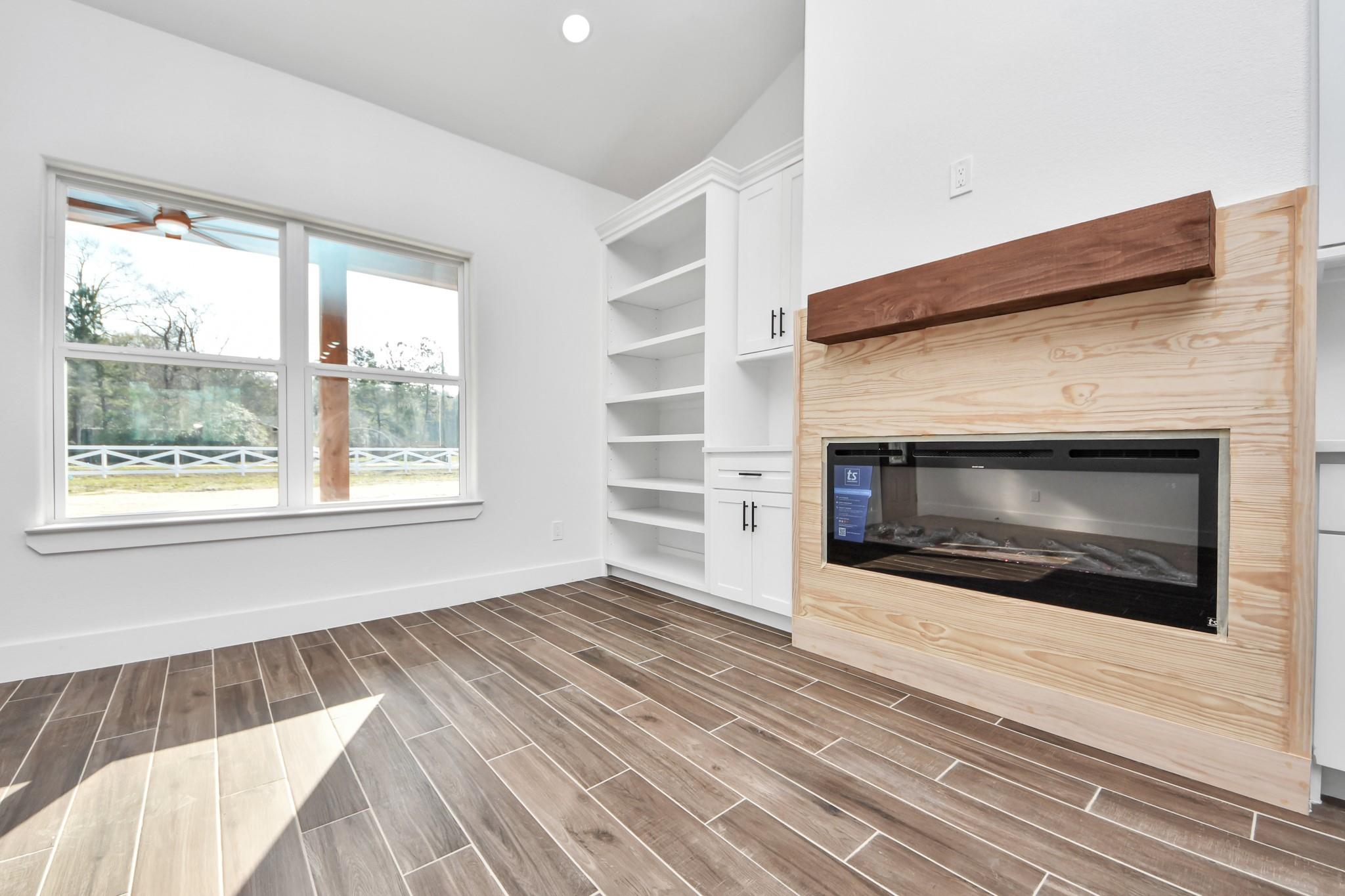 3952 Highline Oaks E