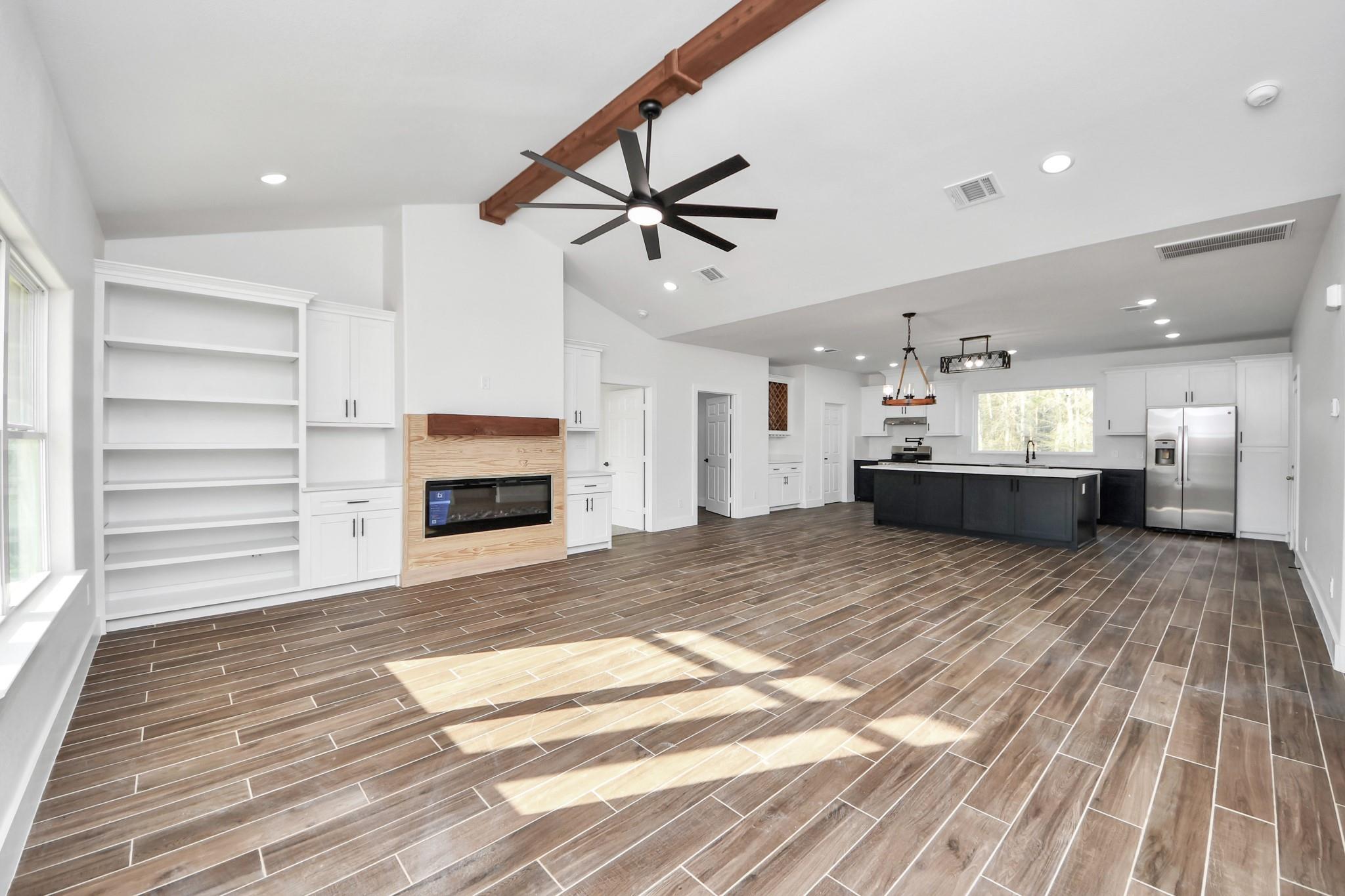 3952 Highline Oaks E