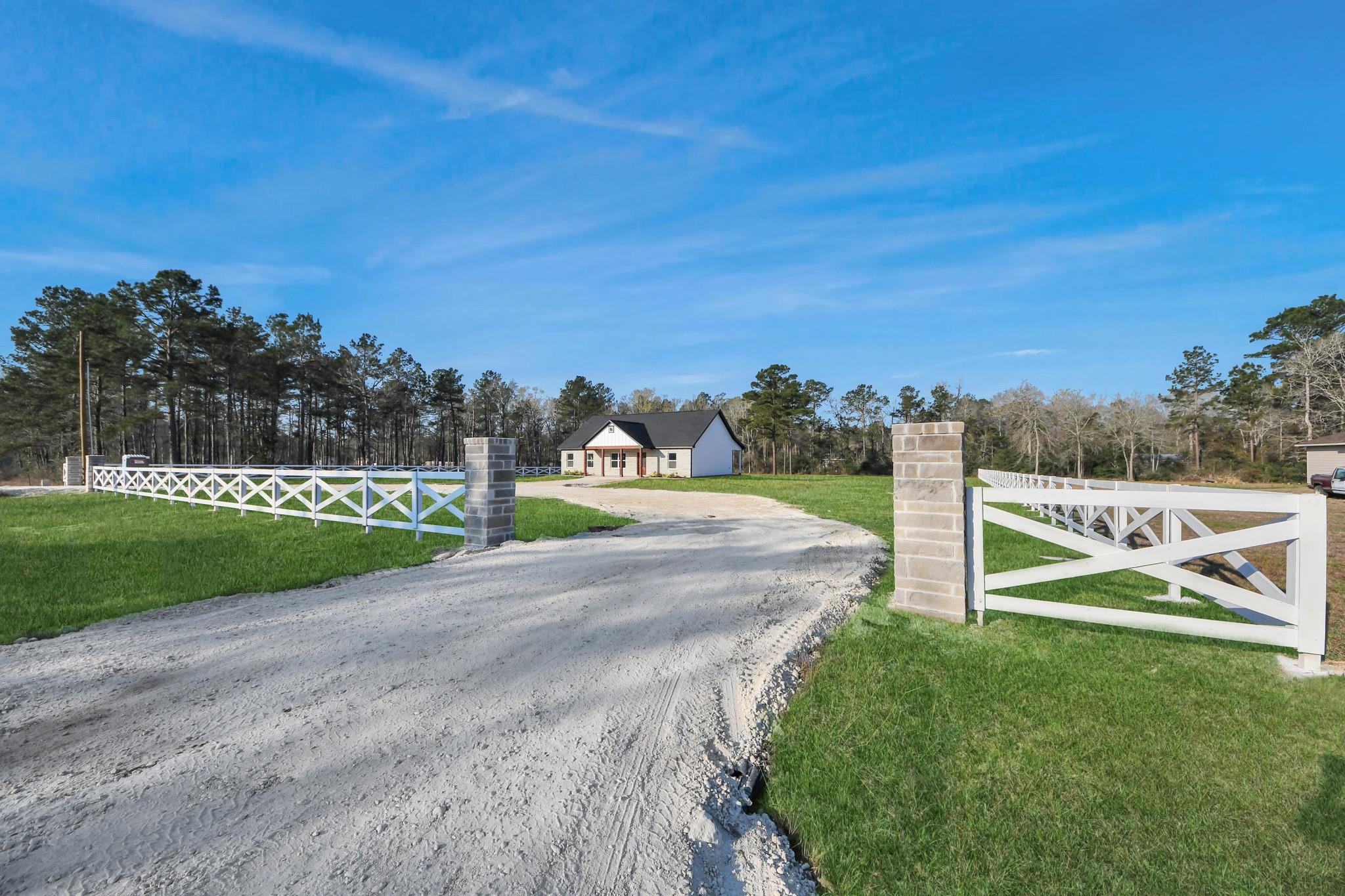 3952 Highline Oaks E