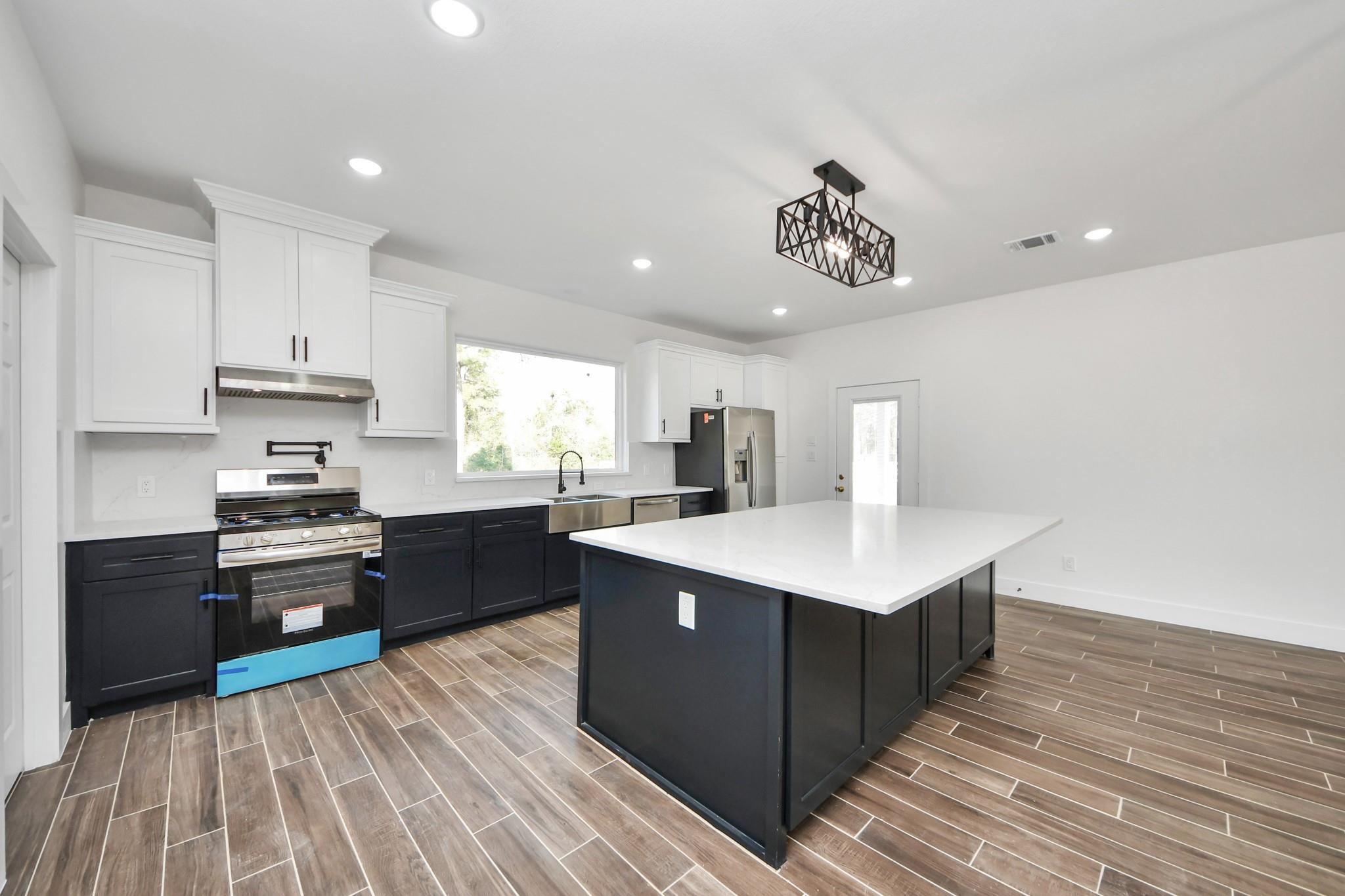 3952 Highline Oaks E