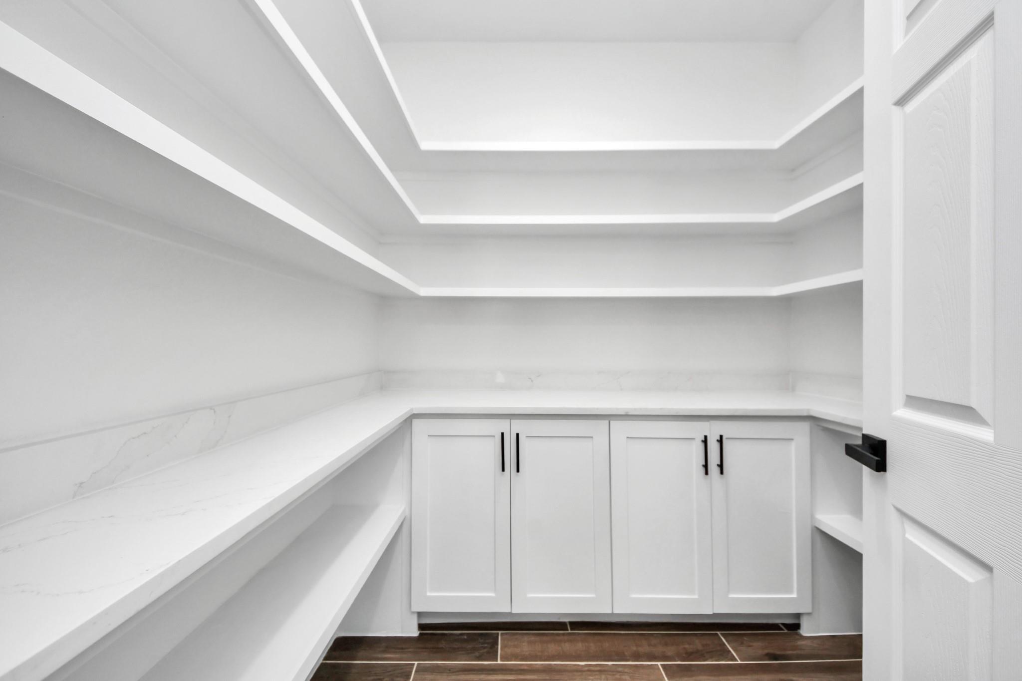 3952 Highline Oaks E