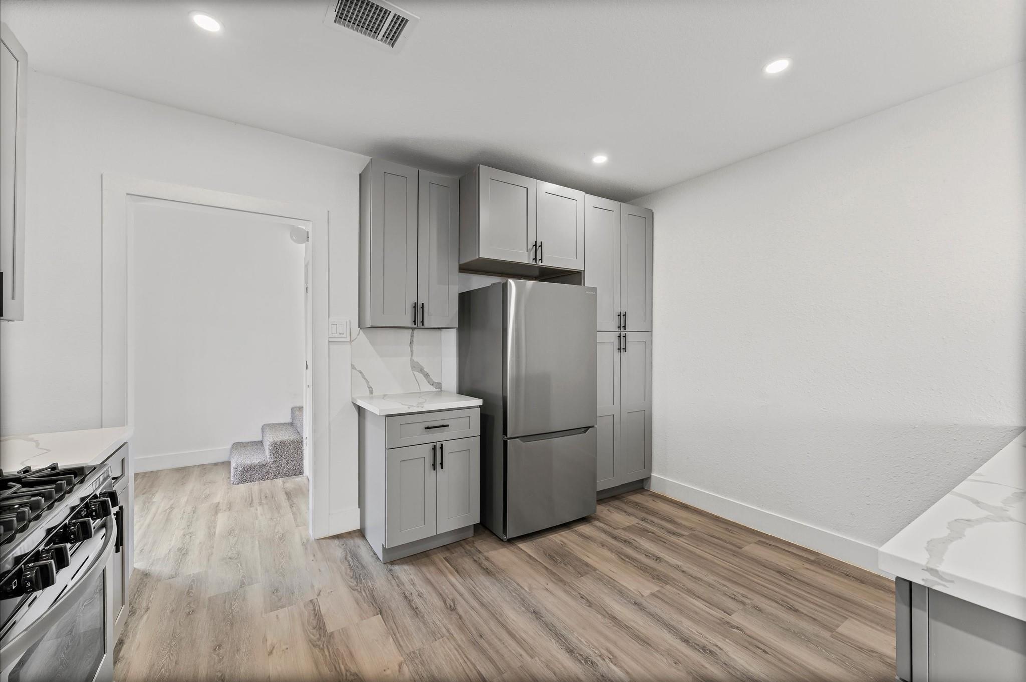 254 Independence Parkway N