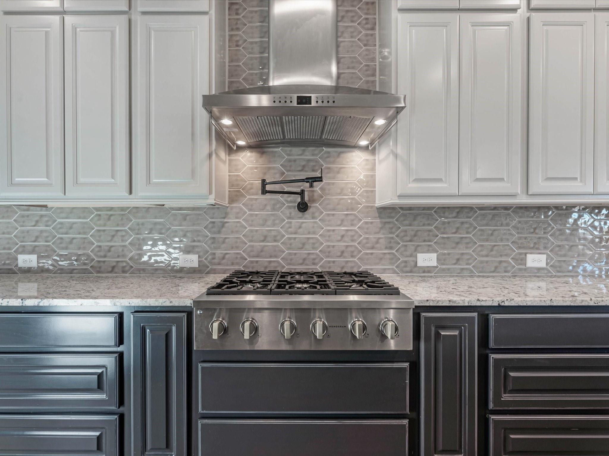 3103 Honeysuckle Way