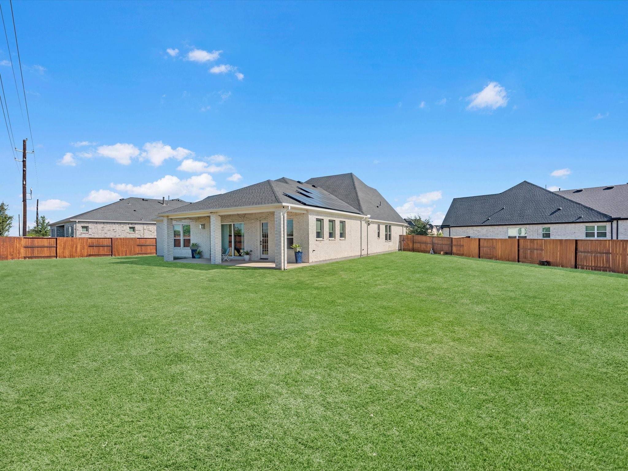 3103 Honeysuckle Way