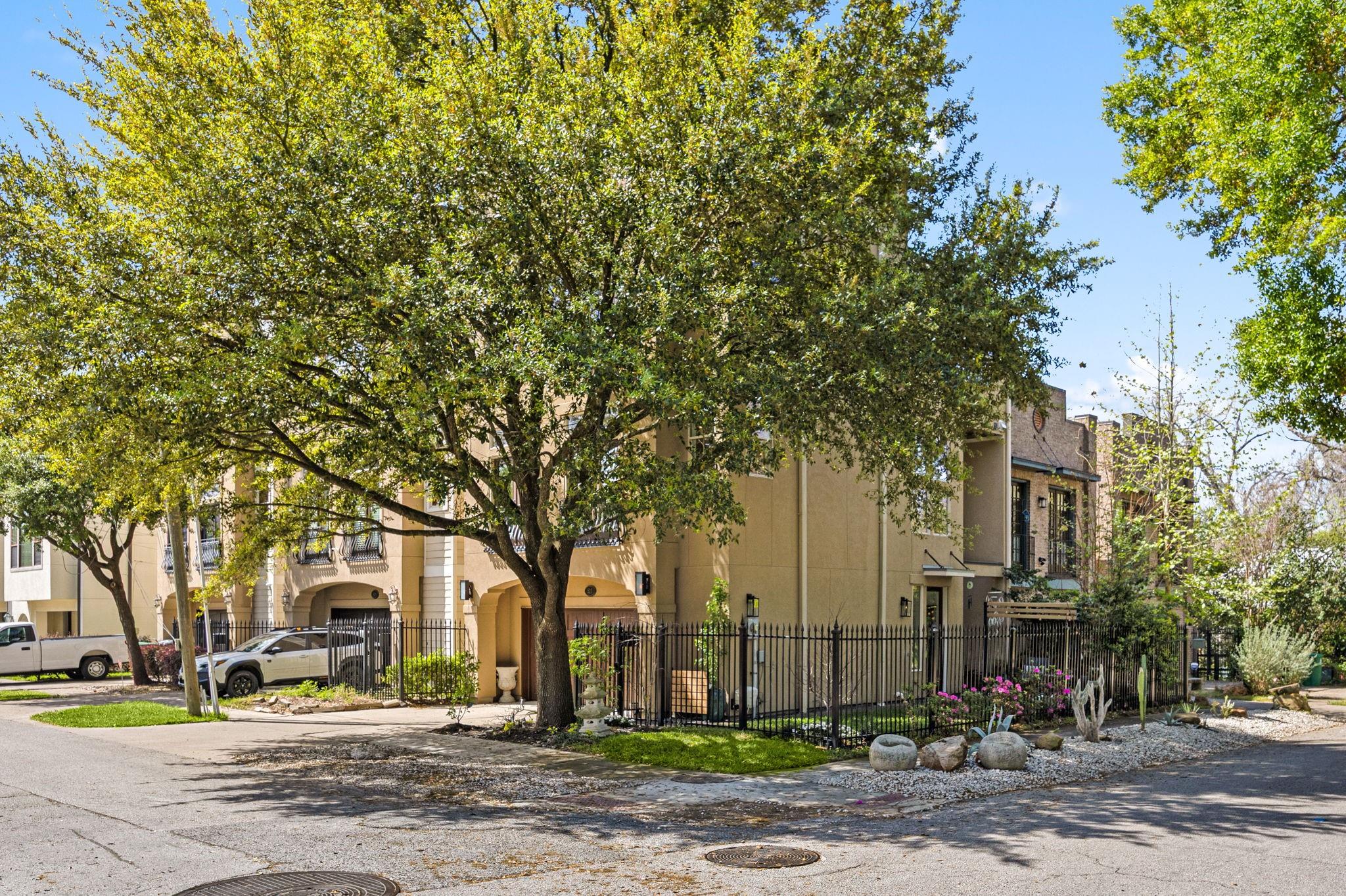 523 Fowler Street