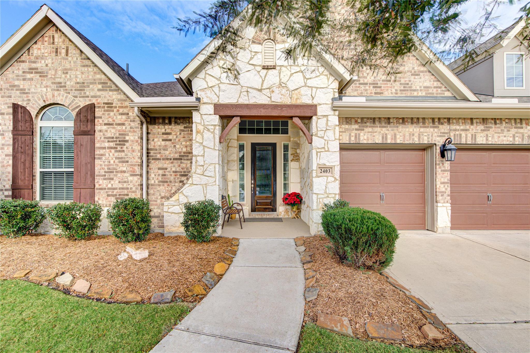 2403 Juniper Bend