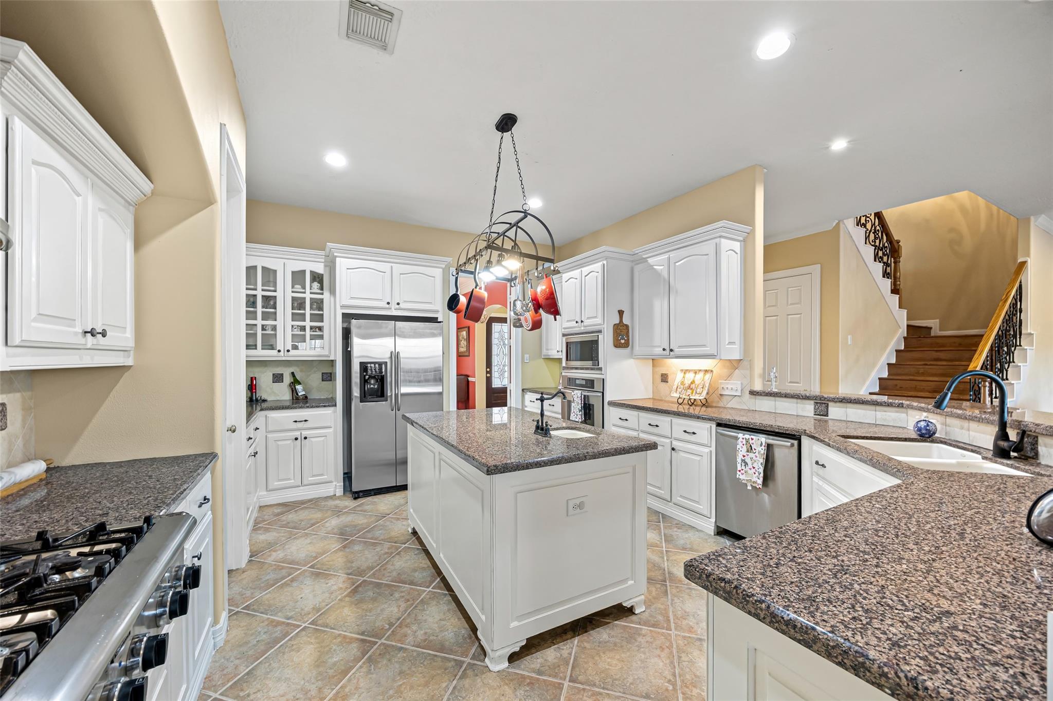 3015 River Forest Dr