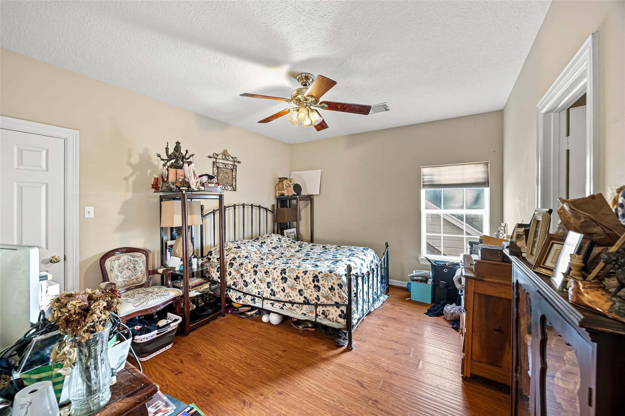 3015 River Forest Dr