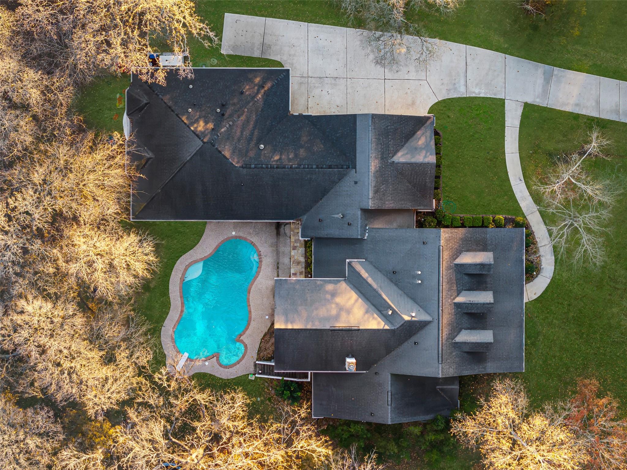 3015 River Forest Dr