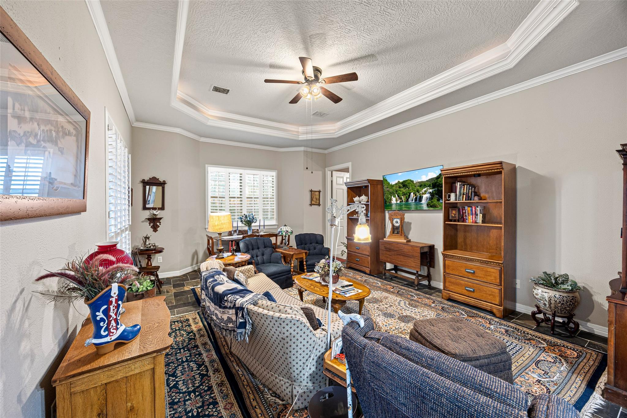 3015 River Forest Dr